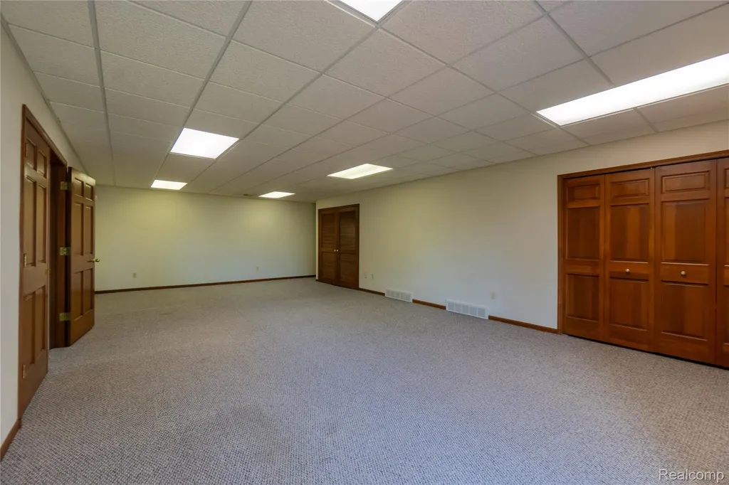 62 Chateaux Du Lac Drive Fenton Charter Township MI 48430