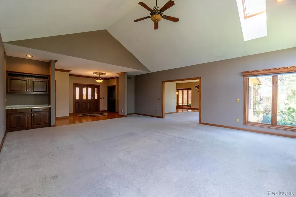 62 Chateaux Du Lac Drive Fenton Charter Township MI 48430