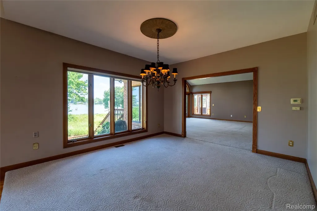 62 Chateaux Du Lac Drive Fenton Charter Township MI 48430