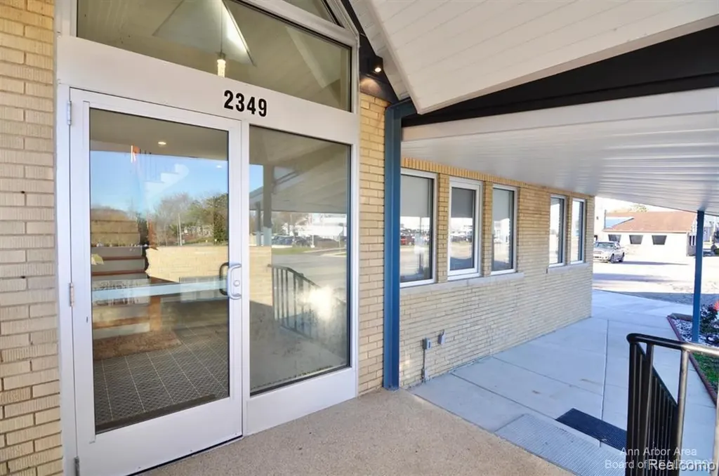2349 Washtenaw Road Ypsilanti Charter Township MI 48197