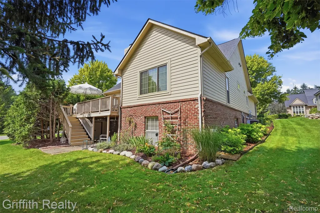 4605 Villa France Drive Genoa Township MI 48116