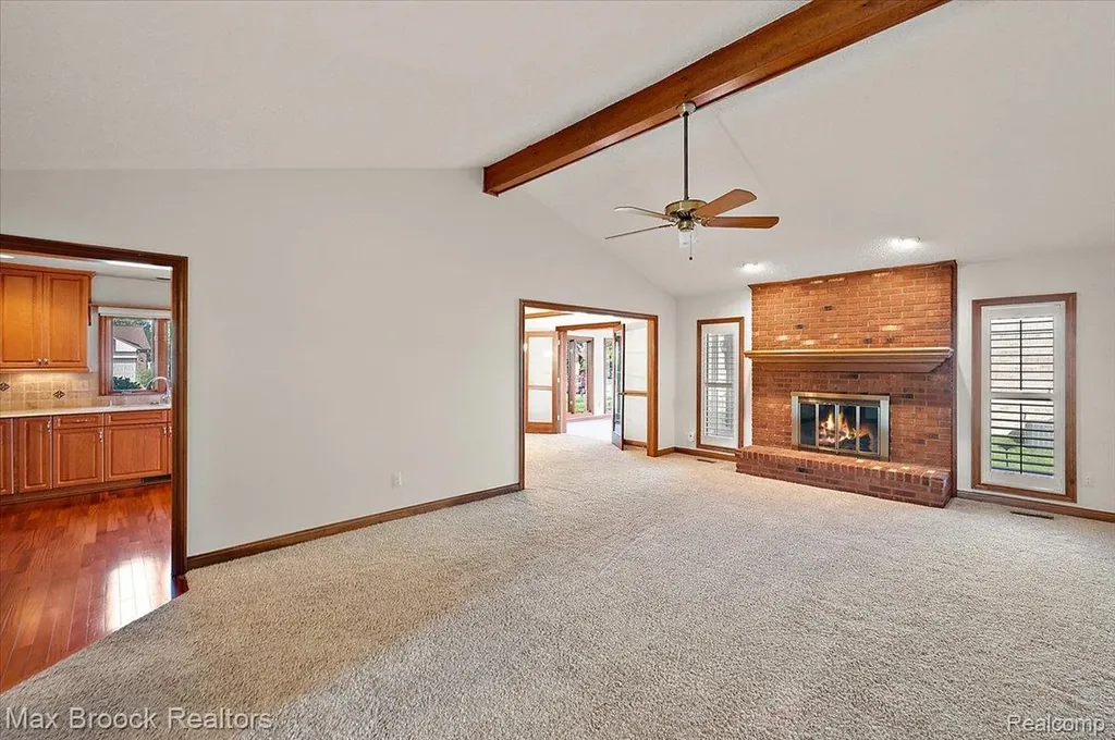43909 Welland Drive Clinton Charter Township MI 48038