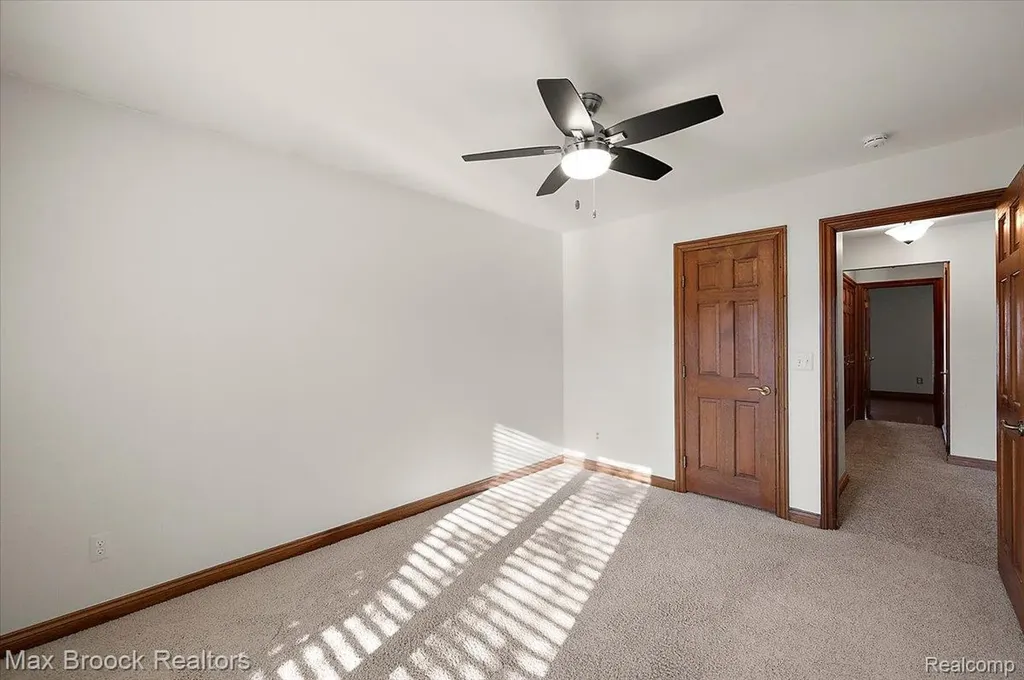 43909 Welland Drive Clinton Charter Township MI 48038