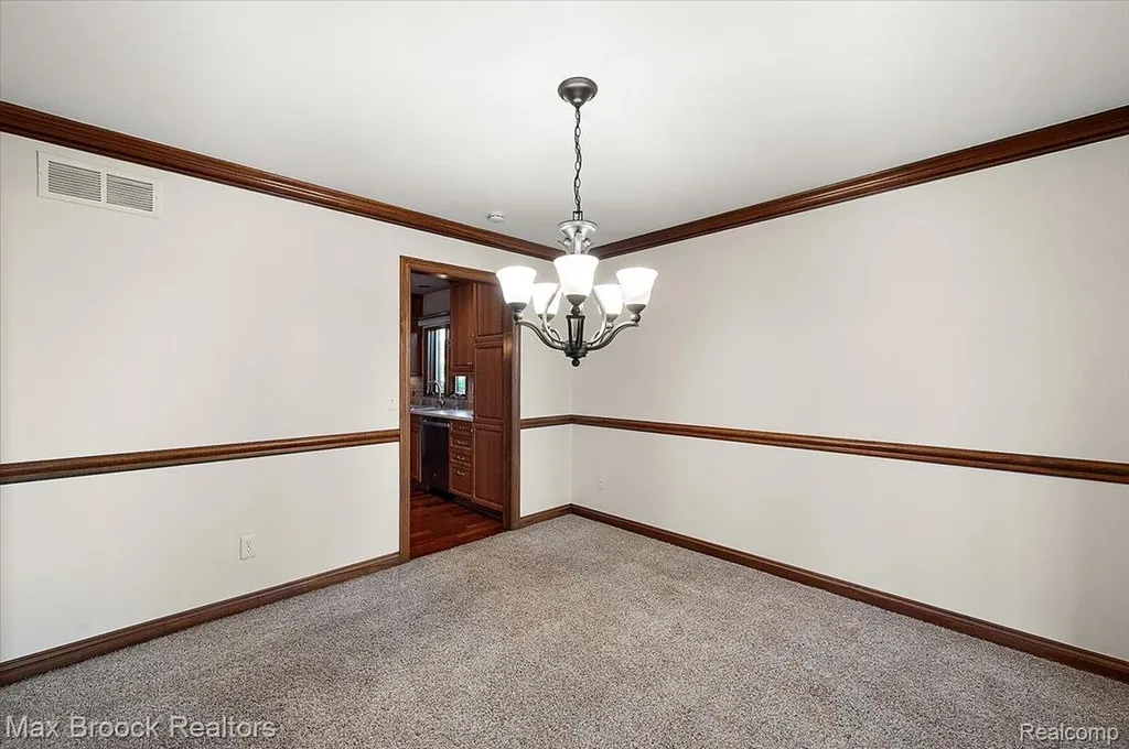 43909 Welland Drive Clinton Charter Township MI 48038