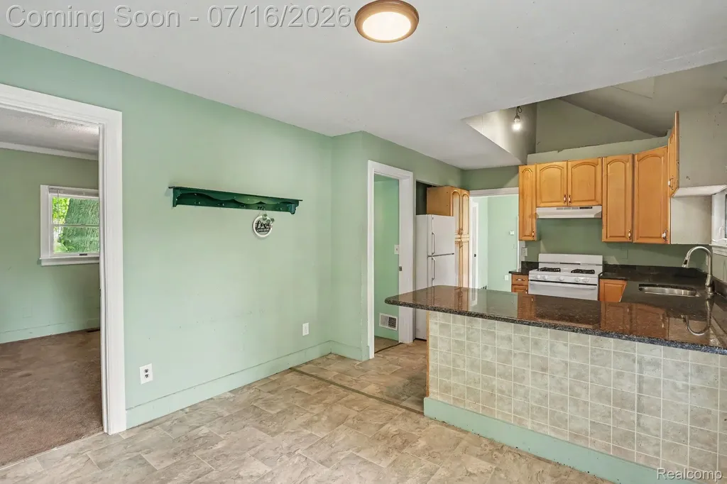 18415 Five Points Street Redford Charter Township MI 48240