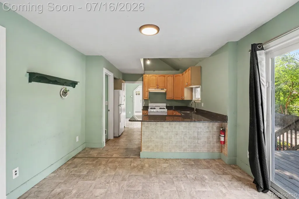18415 Five Points Street Redford Charter Township MI 48240