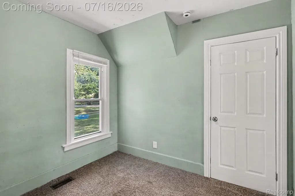 18415 Five Points Street Redford Charter Township MI 48240