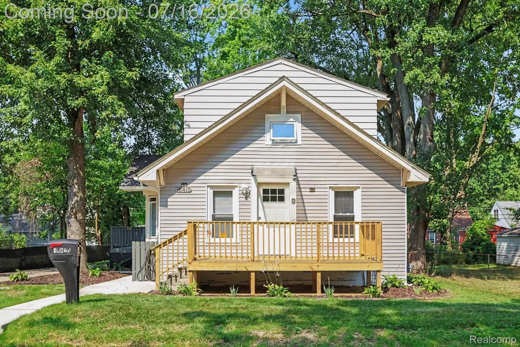 18415 Five Points Street Redford Charter Township MI 48240