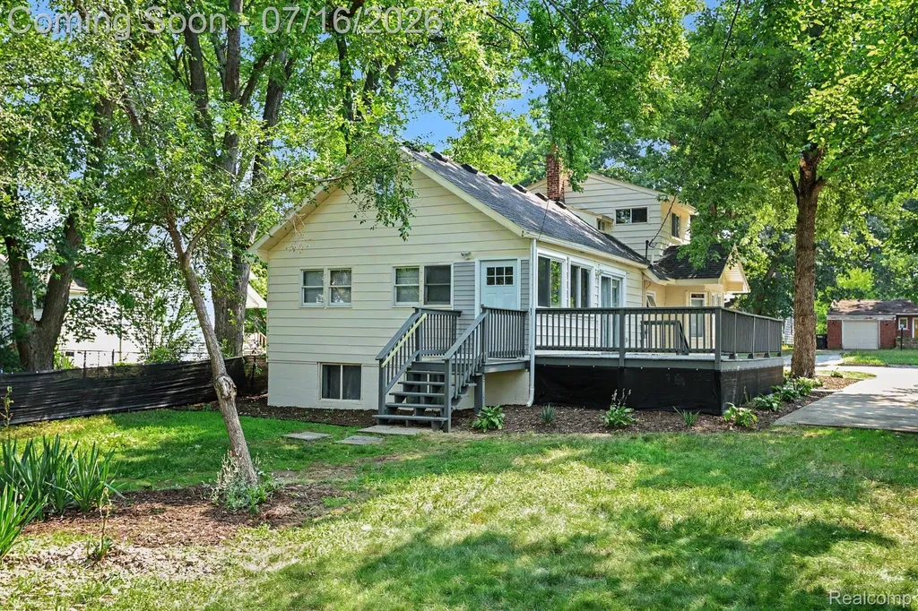 18415 Five Points Street Redford Charter Township MI 48240