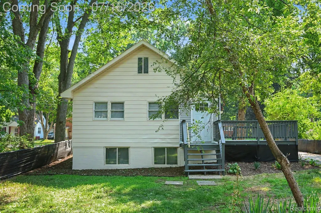 18415 Five Points Street Redford Charter Township MI 48240