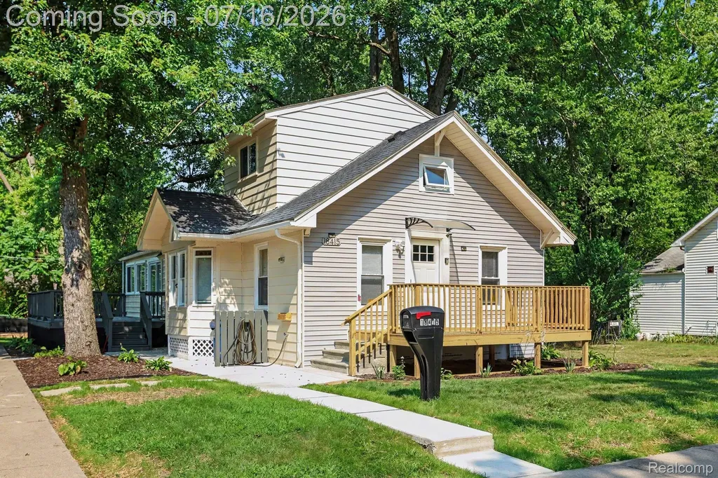 18415 Five Points Street Redford Charter Township MI 48240