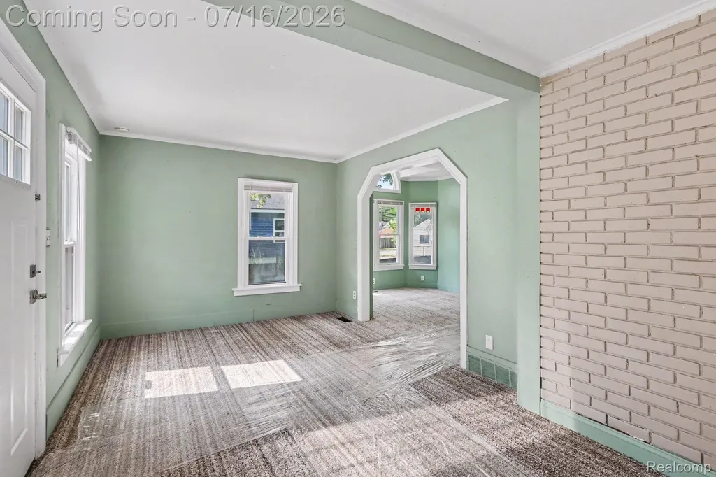 18415 Five Points Street Redford Charter Township MI 48240