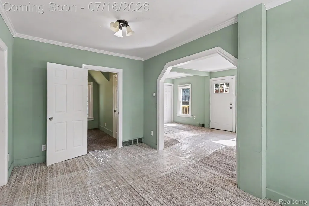 18415 Five Points Street Redford Charter Township MI 48240