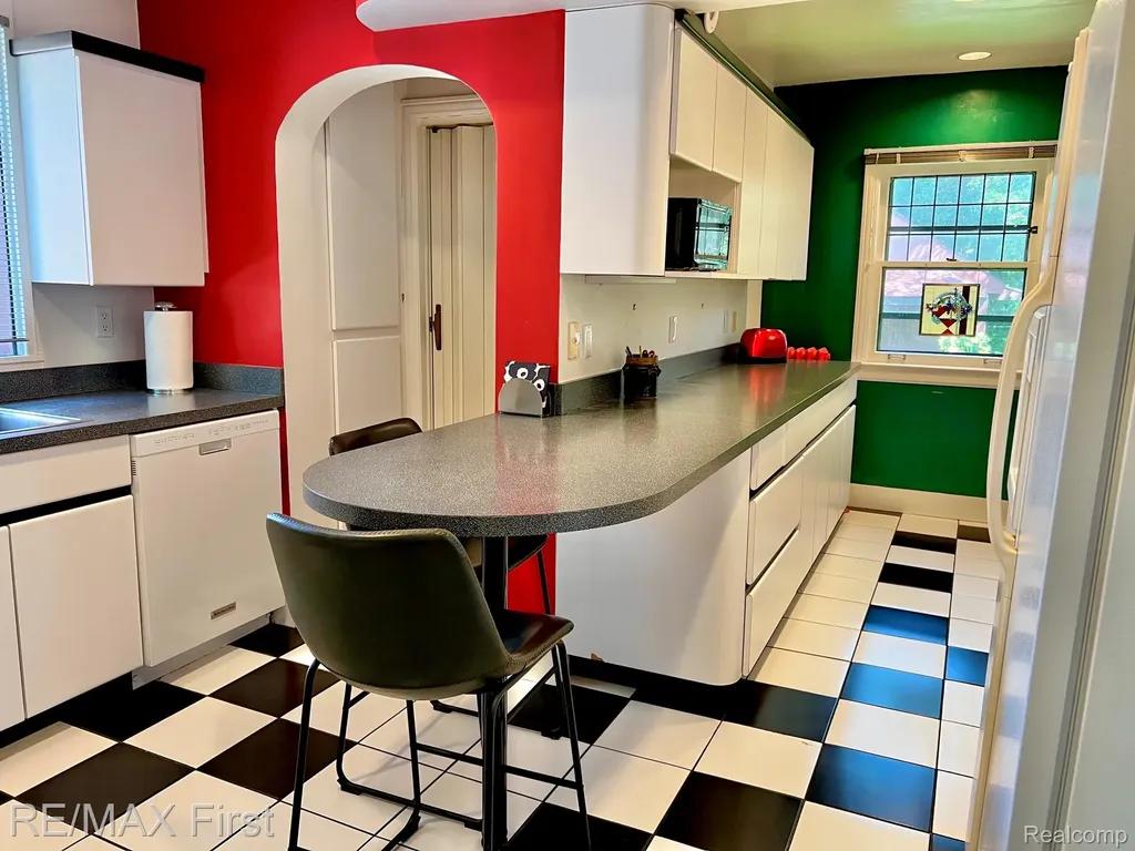 774 W Oakridge Street Ferndale City MI 48220