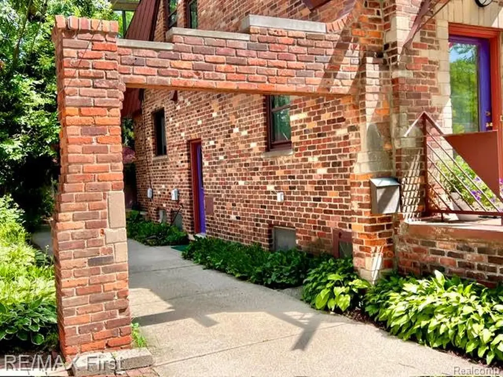 774 W Oakridge Street Ferndale City MI 48220