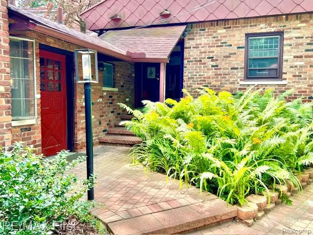 774 W Oakridge Street Ferndale City MI 48220