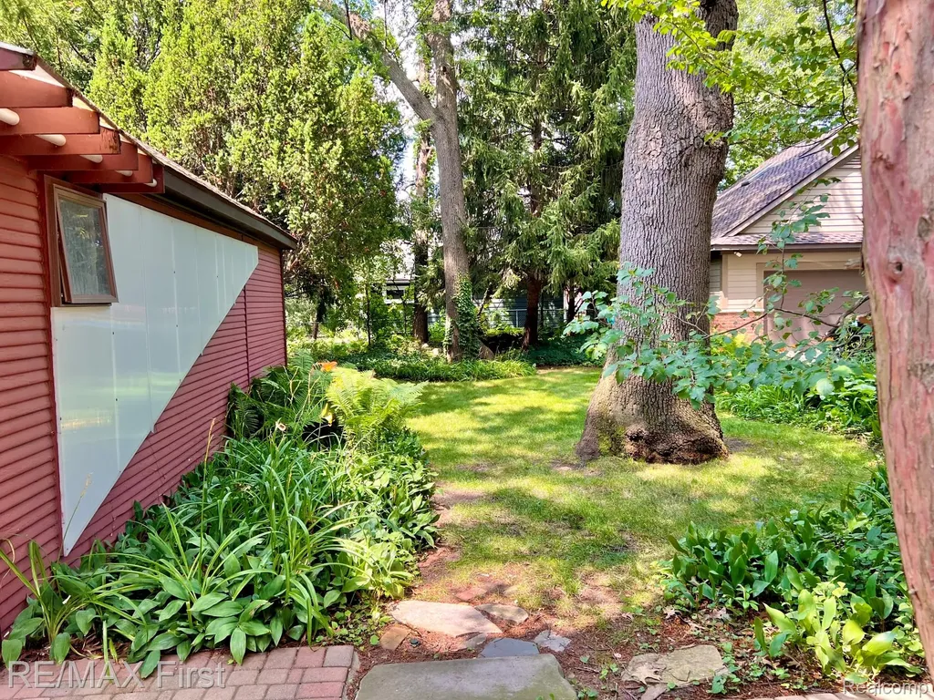774 W Oakridge Street Ferndale City MI 48220