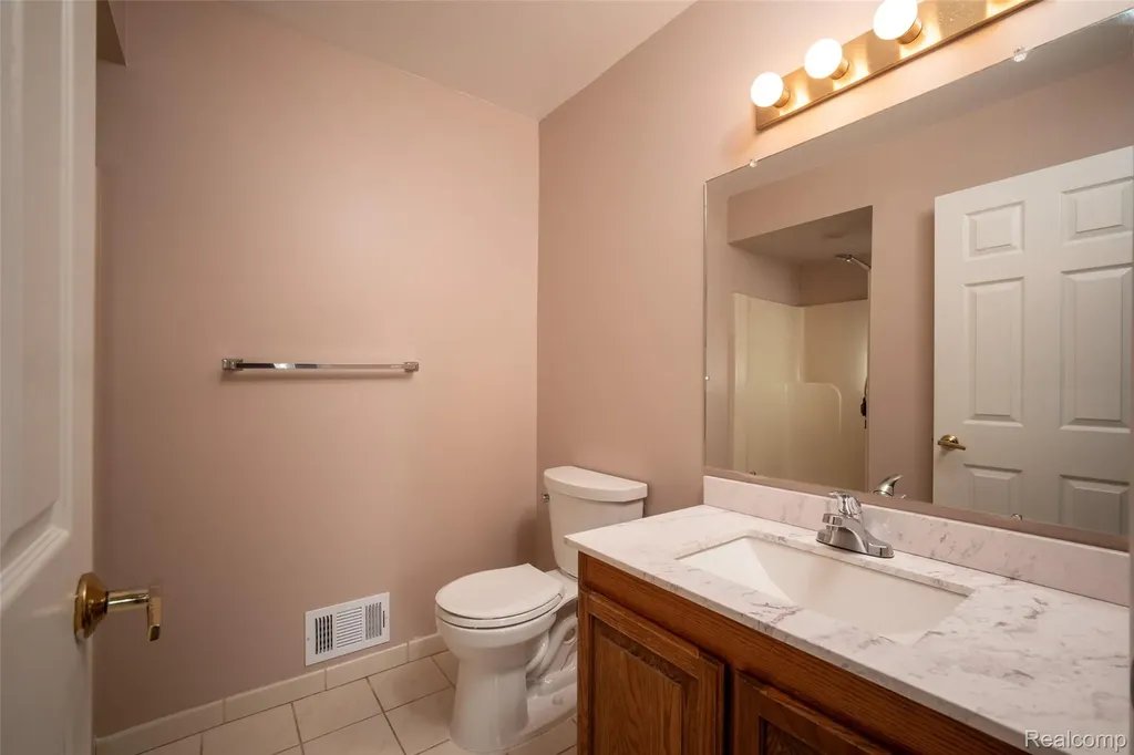 14810 Paris Court Allen Park City MI 48101