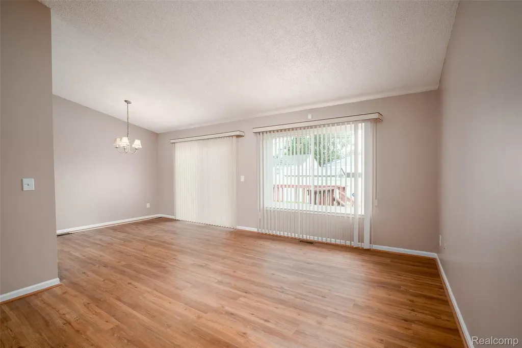 14810 Paris Court Allen Park City MI 48101