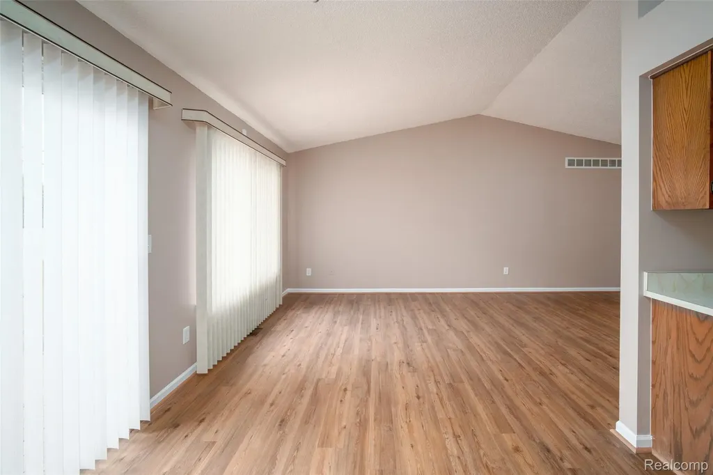 14810 Paris Court Allen Park City MI 48101