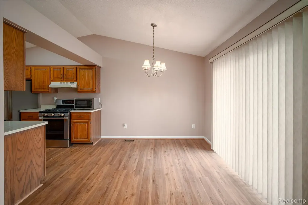 14810 Paris Court Allen Park City MI 48101