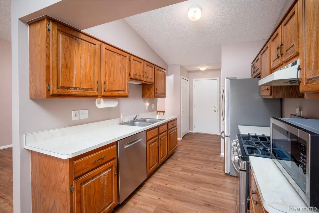 14810 Paris Court Allen Park City MI 48101