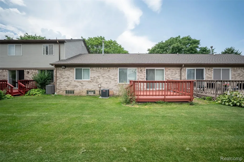 14810 Paris Court Allen Park City MI 48101