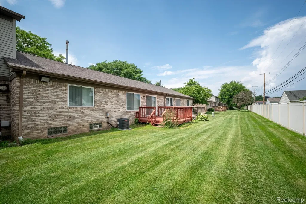14810 Paris Court Allen Park City MI 48101