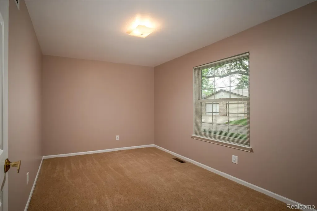 14810 Paris Court Allen Park City MI 48101