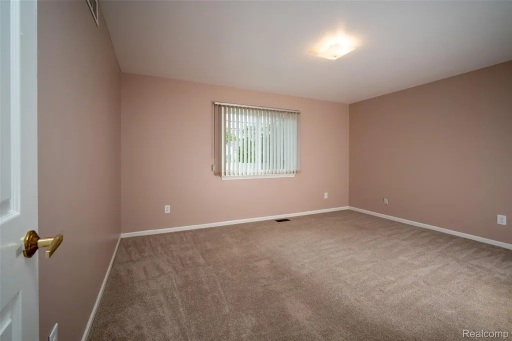 14810 Paris Court Allen Park City MI 48101