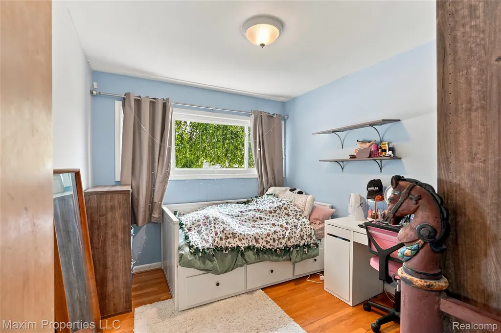 33214 Sheridan Street Garden City City MI 48135