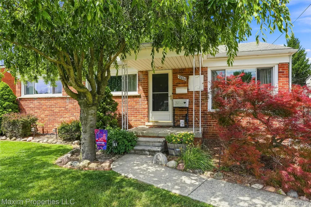33214 Sheridan Street Garden City City MI 48135