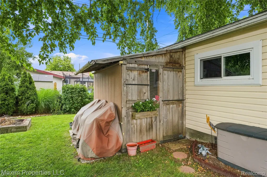 33214 Sheridan Street Garden City City MI 48135