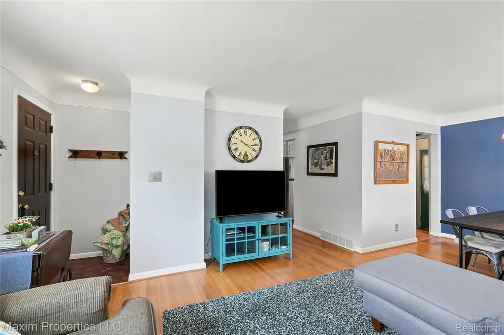 33214 Sheridan Street Garden City City MI 48135