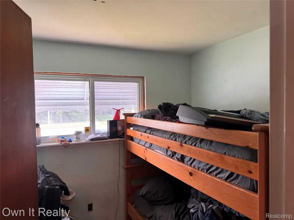 30072 Cherry Hill Road Garden City City MI 48135