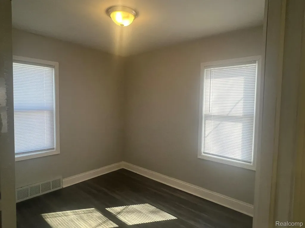 8680 Stahelin Avenue Detroit City MI 48228