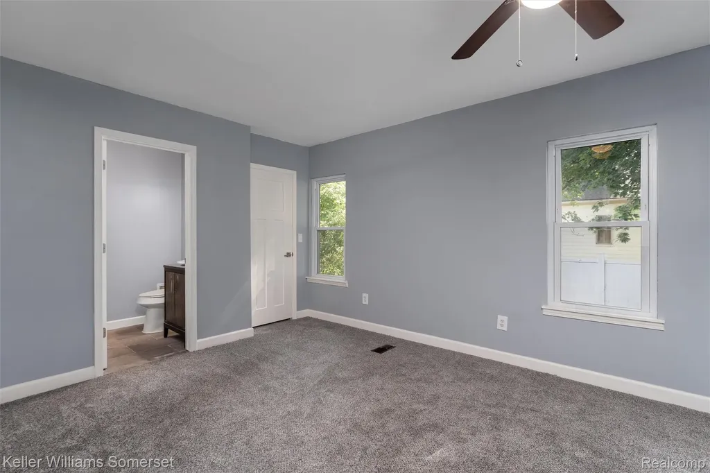 18335 E 11 Mile Road Roseville City MI 48066