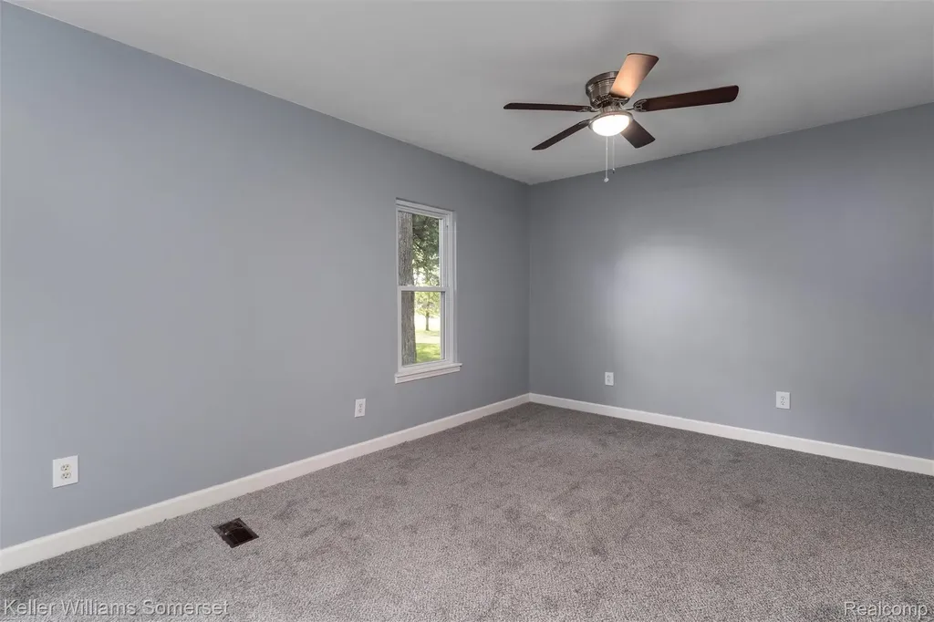 18335 E 11 Mile Road Roseville City MI 48066