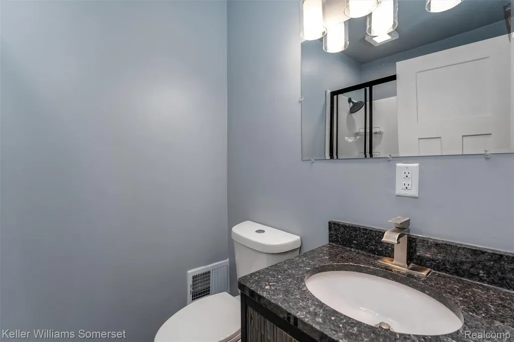 18335 E 11 Mile Road Roseville City MI 48066