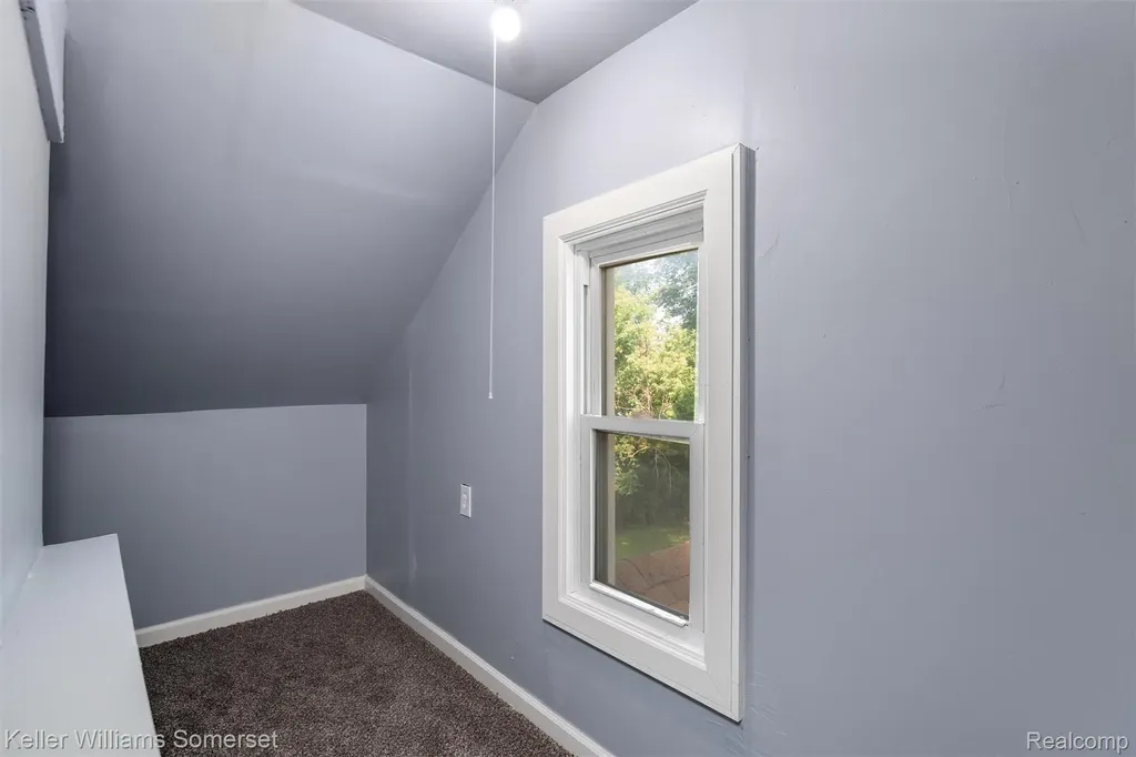 18335 E 11 Mile Road Roseville City MI 48066