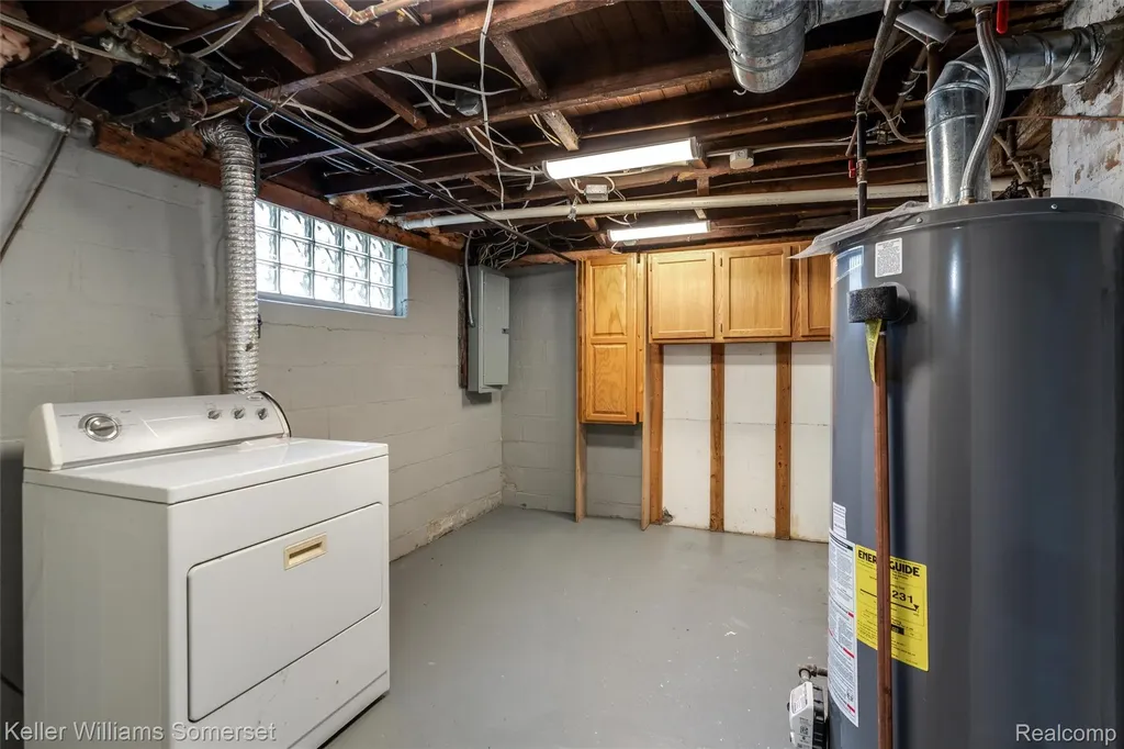 18335 E 11 Mile Road Roseville City MI 48066