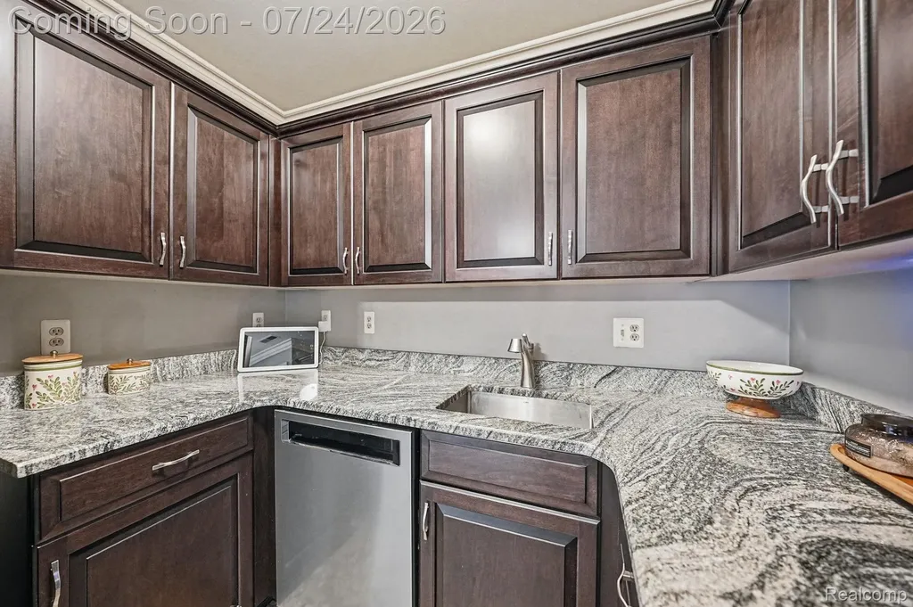 29375 Maurice Court Chesterfield Township MI 48047
