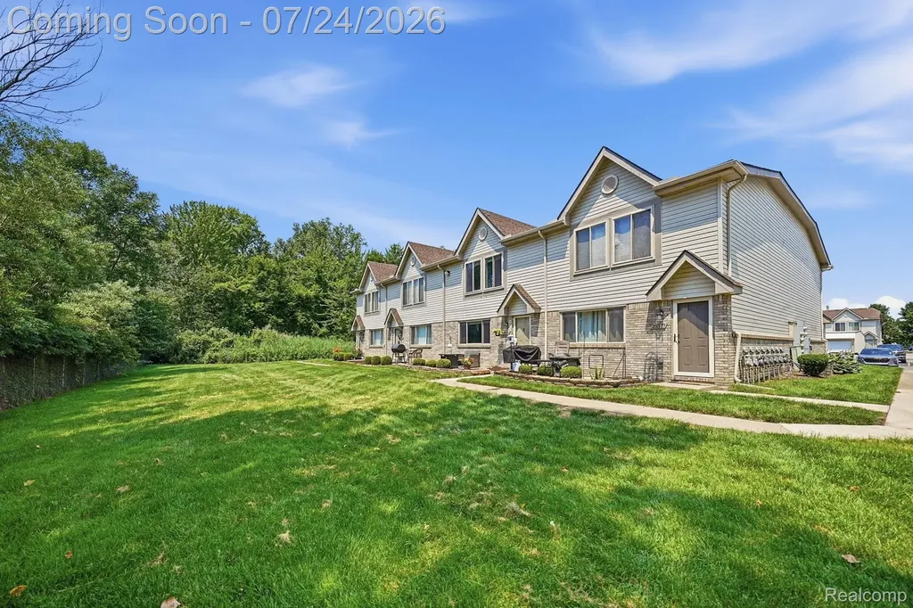 29375 Maurice Court Chesterfield Township MI 48047