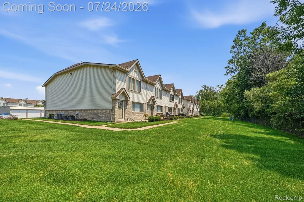 29375 Maurice Court Chesterfield Township MI 48047