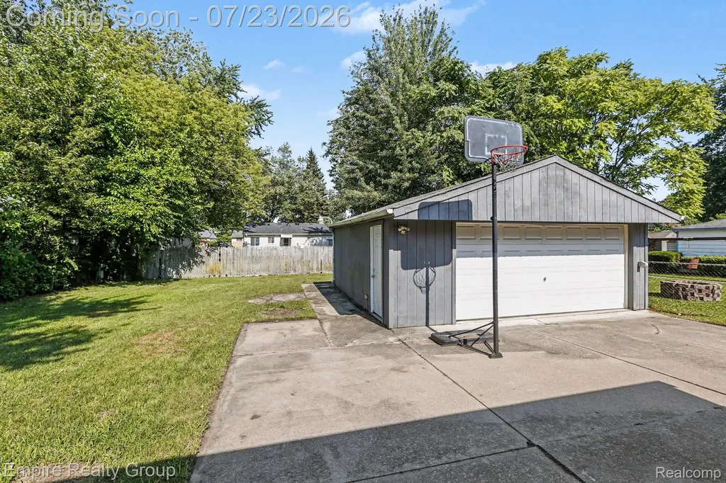 15819 Kerstyn Street Taylor City MI 48180