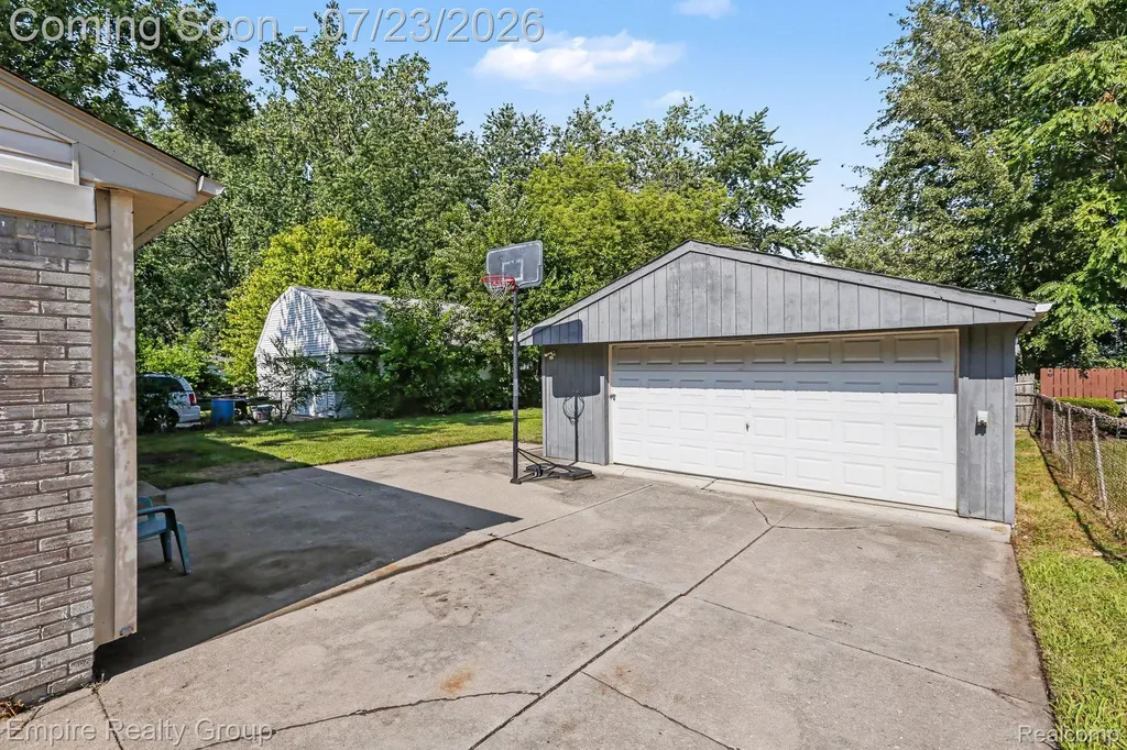 15819 Kerstyn Street Taylor City MI 48180