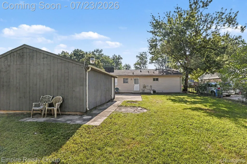 15819 Kerstyn Street Taylor City MI 48180