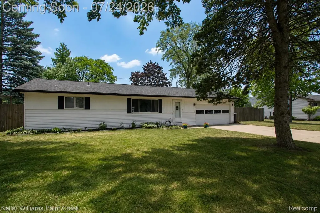 2126 Jarman Drive Troy City MI 48085