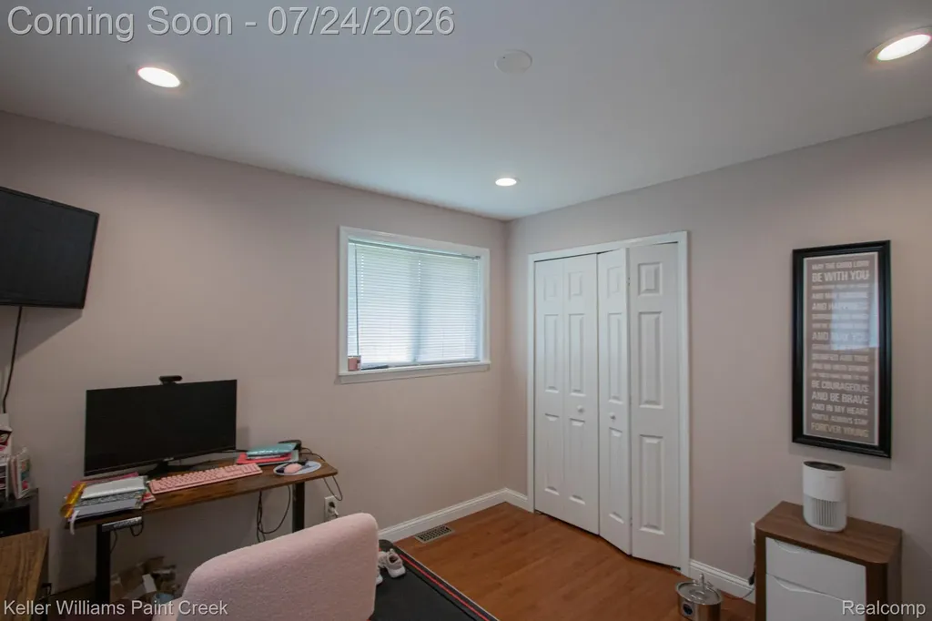 2126 Jarman Drive Troy City MI 48085