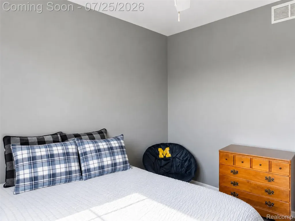 5734 Katz Farm Court Saline City MI 48176